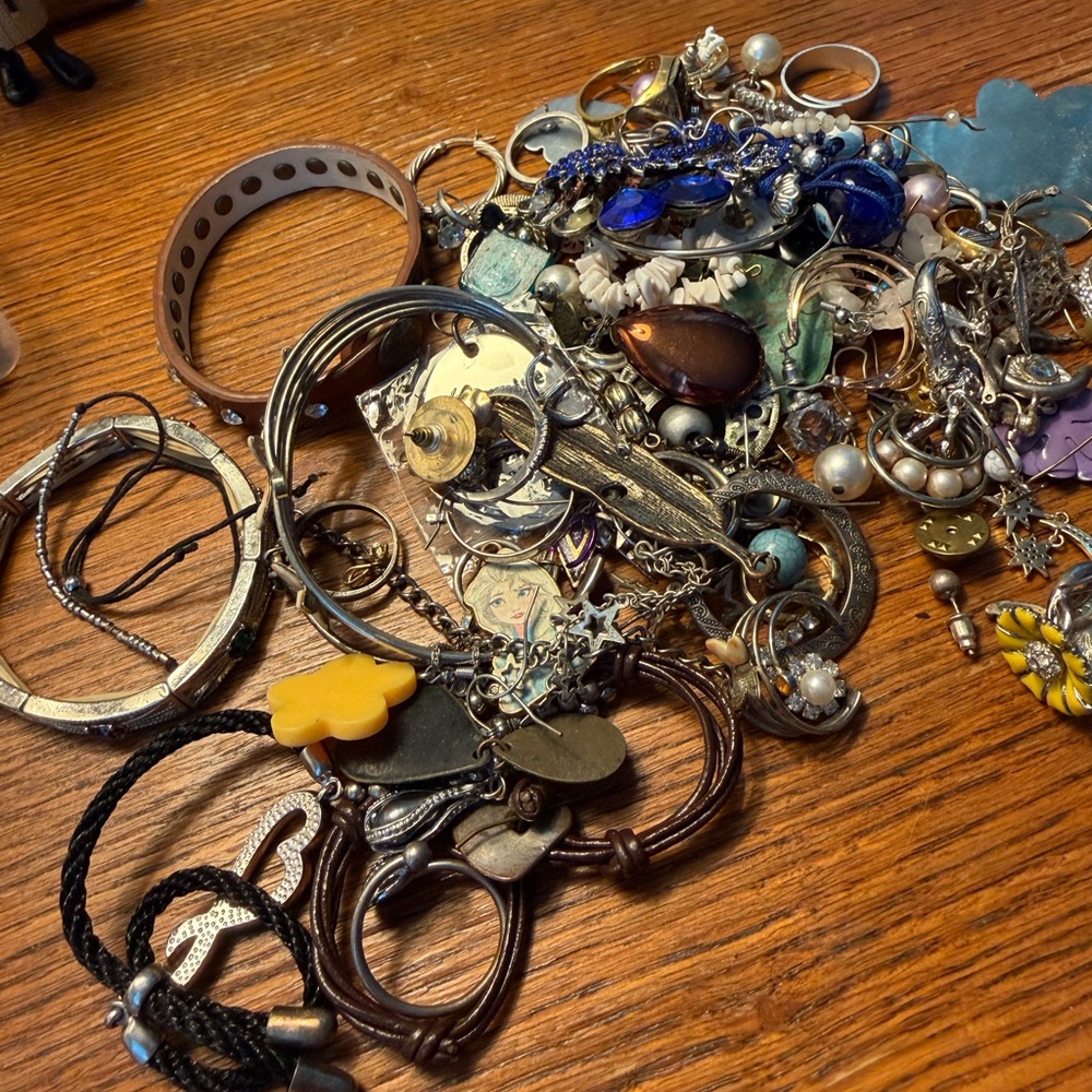 Lot of Broken, Mismatched and Worn Jewelry